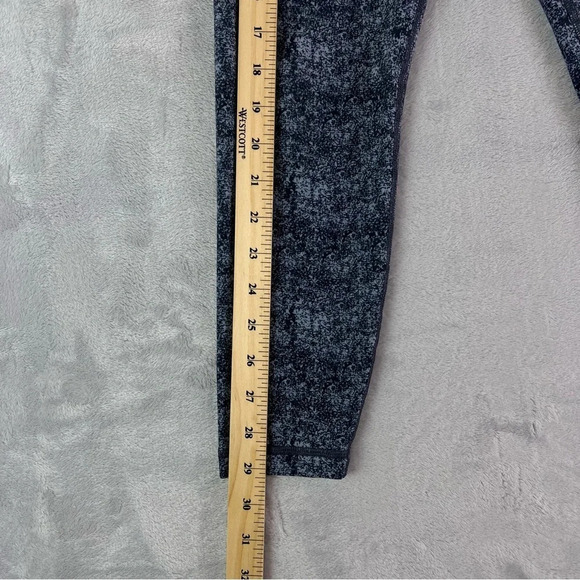 Peloton Cadence Blue Heather Capri Leggings Size XS Training Gym Cropped - Picture 8 of 14